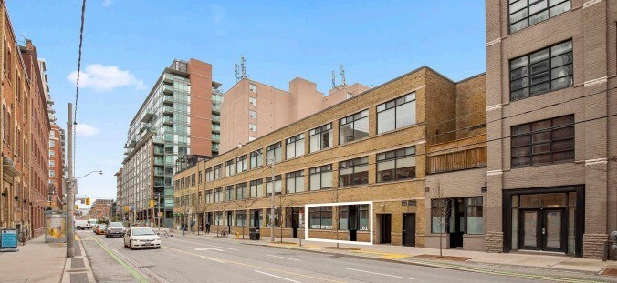 More Photos Of 80 Sherbourne St, Toronto Apartments For Sale