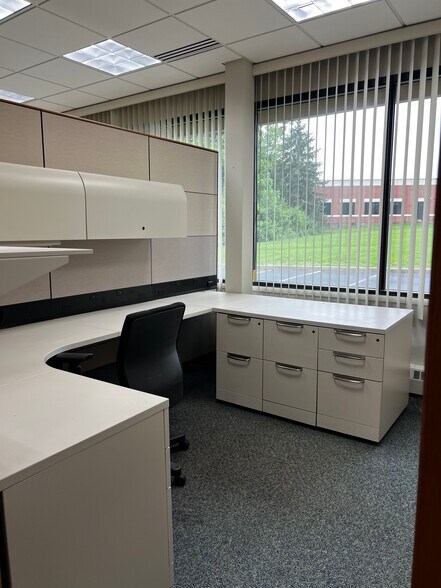 More Photos Of 11780 Borman Dr, Maryland Heights Office For Lease