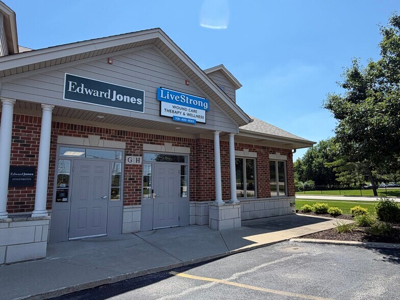 More Photos Of 15915 S Crystal Creek Dr, Homer Glen Office Residential For Sale