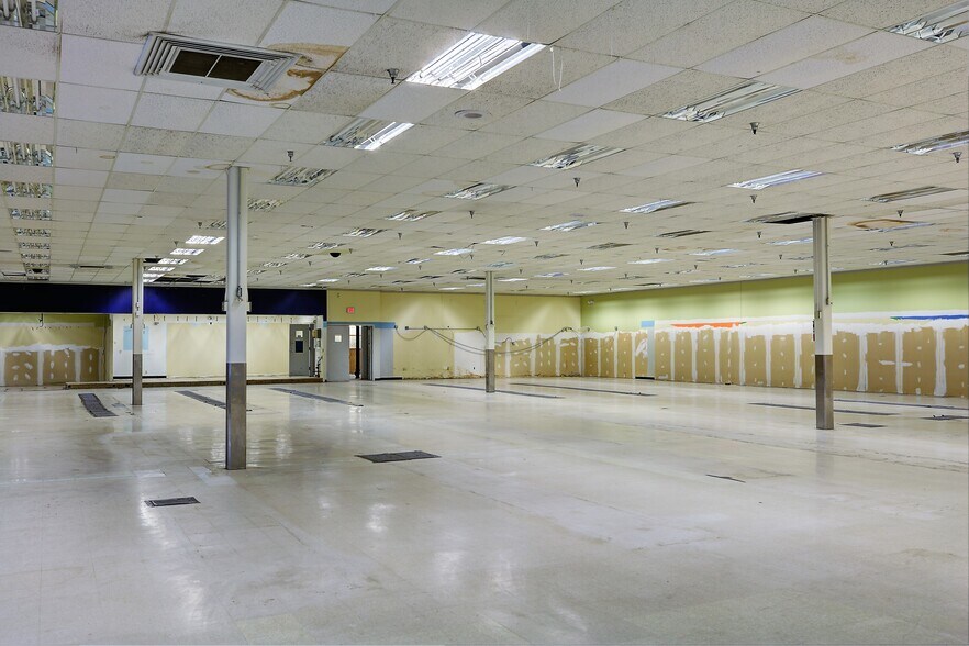 More Photos Of 75-81 Vandenburgh Ave, Troy General Retail For Lease