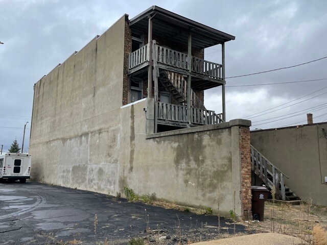 More Photos Of 211 E Stephenson St, Freeport Apartments For Sale