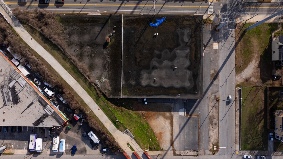More Photos Of 523 Joseph E Boone Blvd, Atlanta Warehouse For Sale