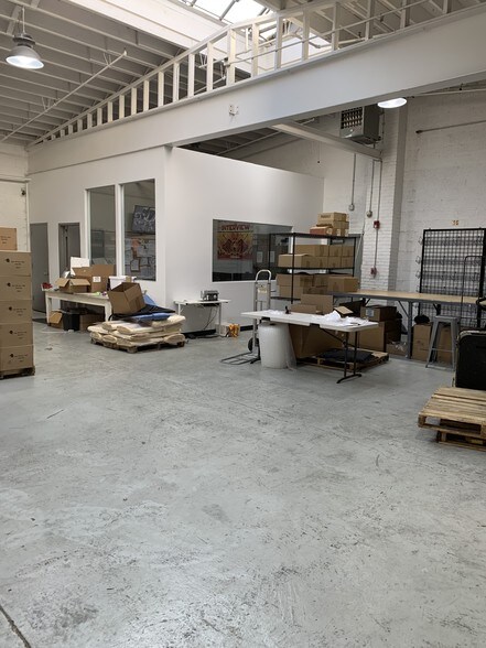 More Photos Of 482 Glenbrook Rd, Stamford Manufacturing For Lease