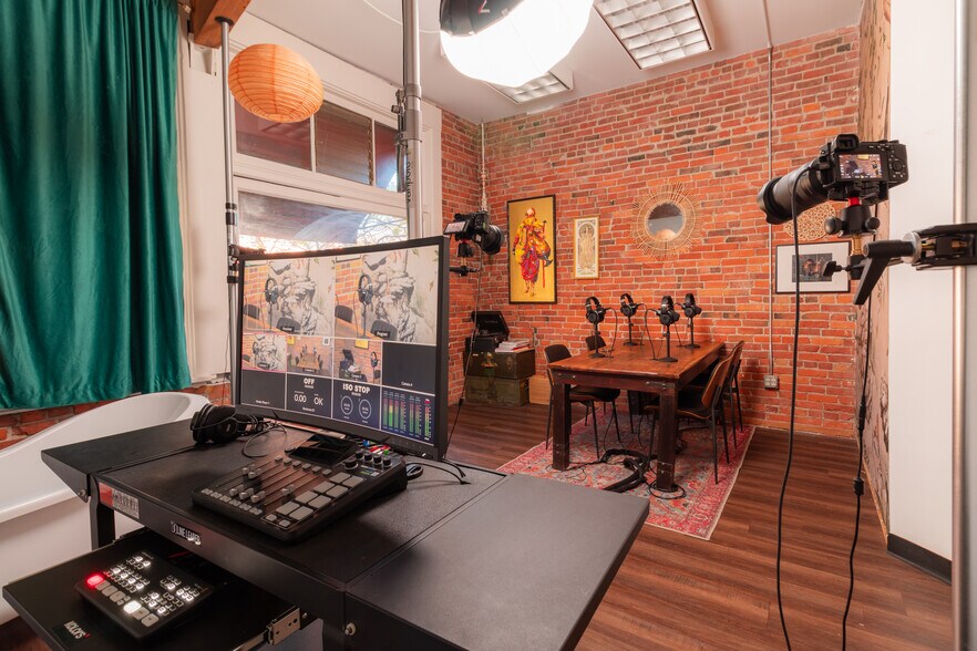 More Photos Of 313 1st Ave S, Seattle Office For Sale