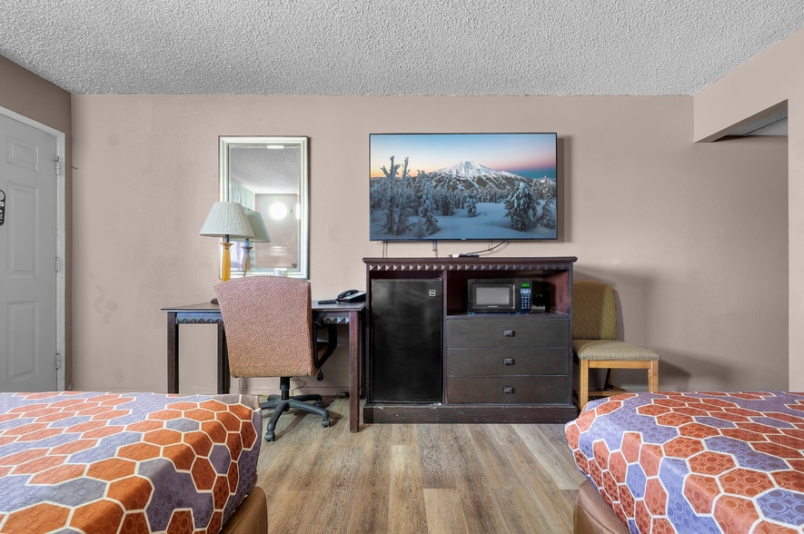 More Photos Of 2224 N White Sands Blvd, Alamogordo Hotel For Sale