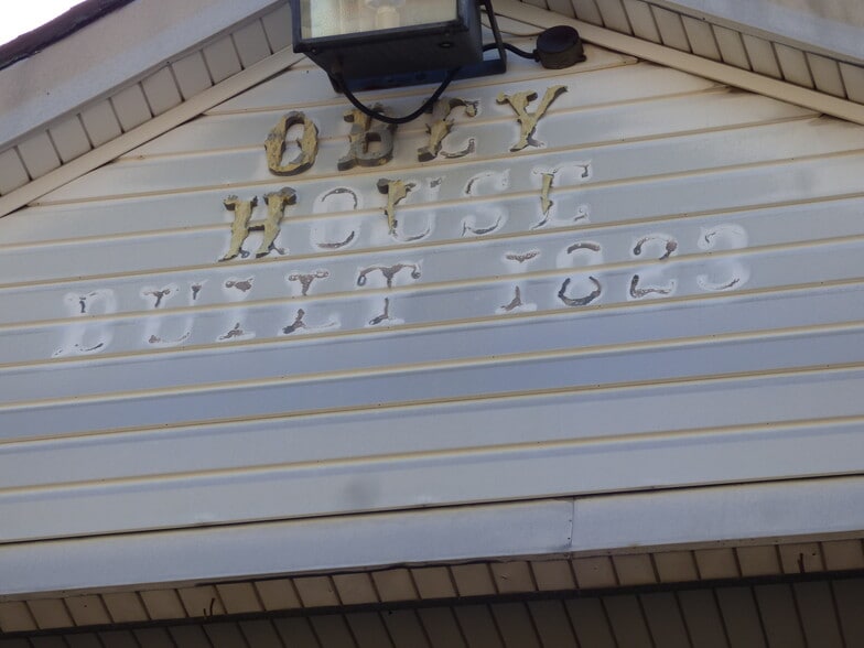 More Photos Of 1337 Steuben St, Pittsburgh Bar For Sale