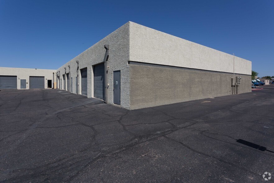 More Photos Of 7735 E Gelding Dr, Scottsdale Warehouse For Lease