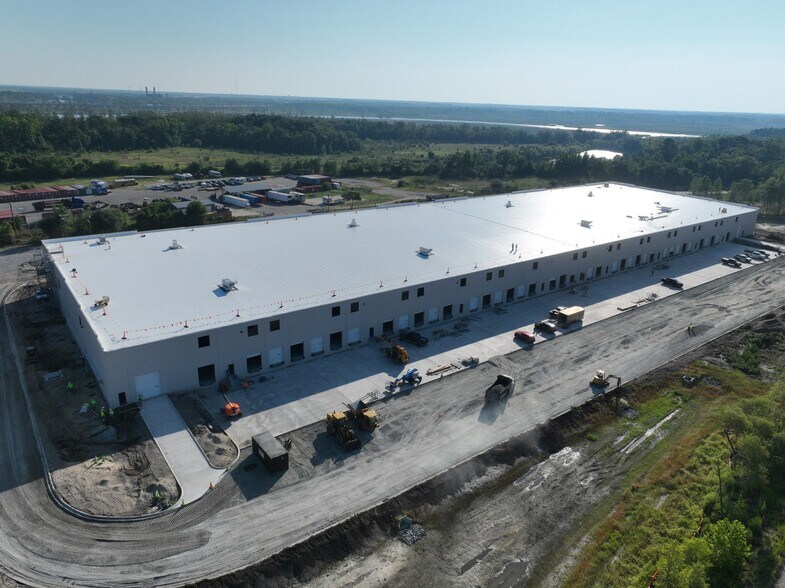 More Photos Of 1203 Cedar Hill Rd, Navassa Warehouse For Lease