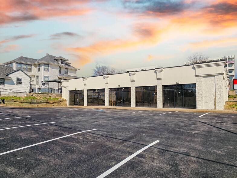 More Photos Of 4002 Dodge St, Omaha Freestanding For Lease