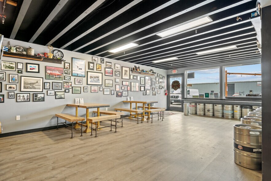 More Photos Of 2425 25th St SE, Salem General Retail For Sale