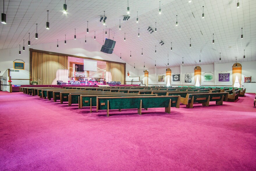 More Photos Of 1005 SW 4th St, Moore Religious Facility For Sale