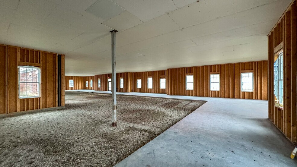 More Photos Of 5897 Montclair Blvd, Milford Office For Lease