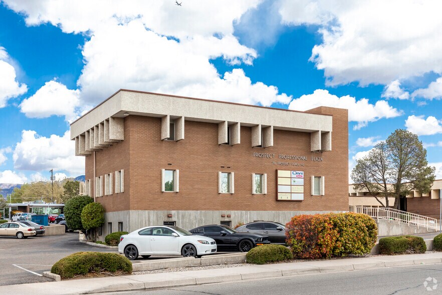 More Photos Of 7111 Prospect Pl NE, Albuquerque Medical For Sale