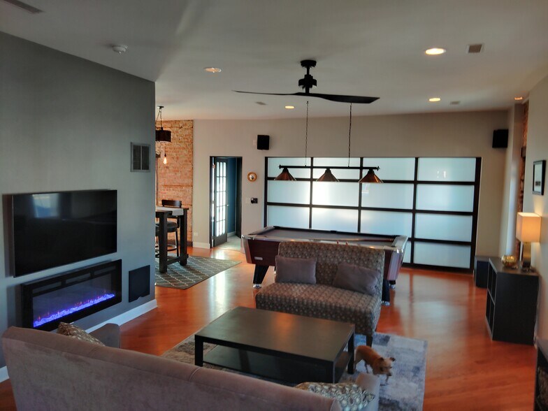 More Photos Of 1 S Park Ave, Lombard Office Residential For Sale