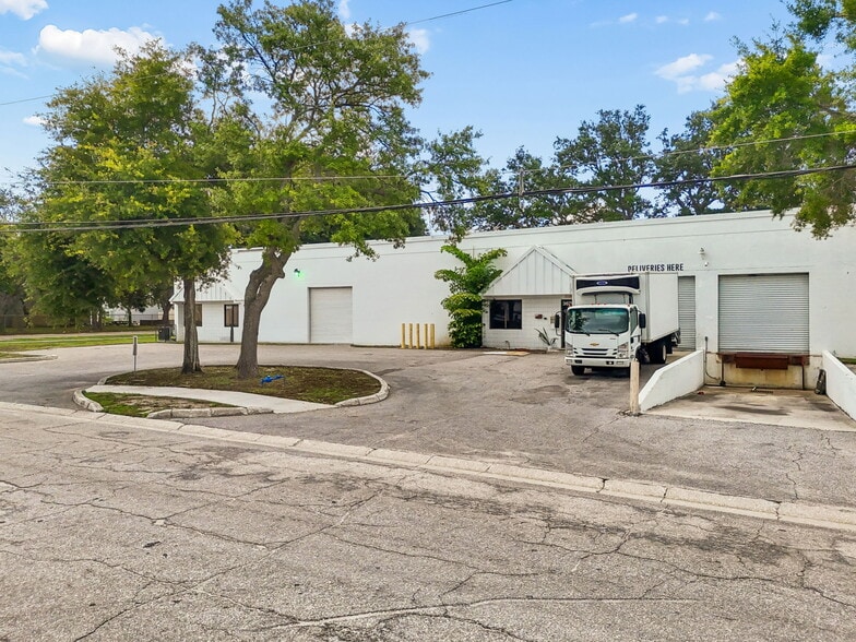 More Photos Of 3667-3691 46th Ave N, Saint Petersburg Warehouse For Sale