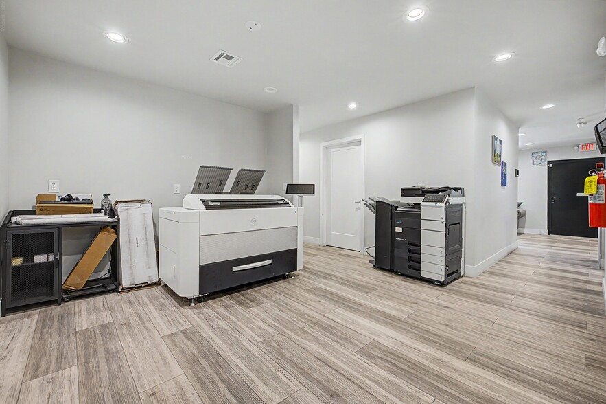 More Photos Of 6470 W Desert Inn Rd, Las Vegas Medical For Sale