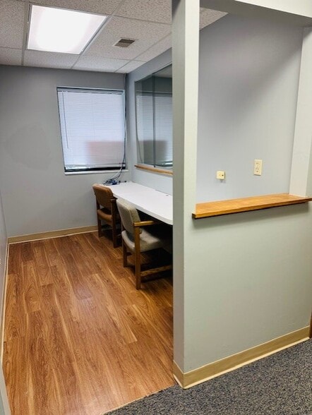 More Photos Of 5676 Steubenville Pike, McKees Rocks Medical For Lease