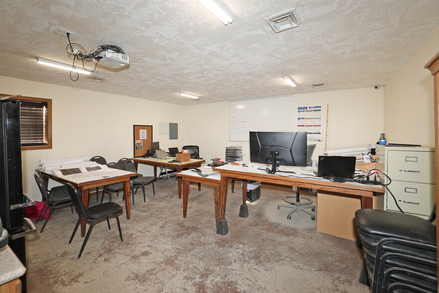 More Photos Of 3101 Givens Ave, Amarillo Warehouse For Sale