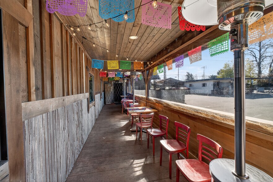 More Photos Of 14969 W Bow Hill Rd, Bow Bar For Sale