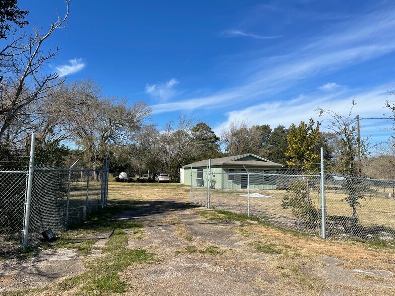 More Photos Of 1300 Martin Luther King Blvd,, La Marque Service For Sale