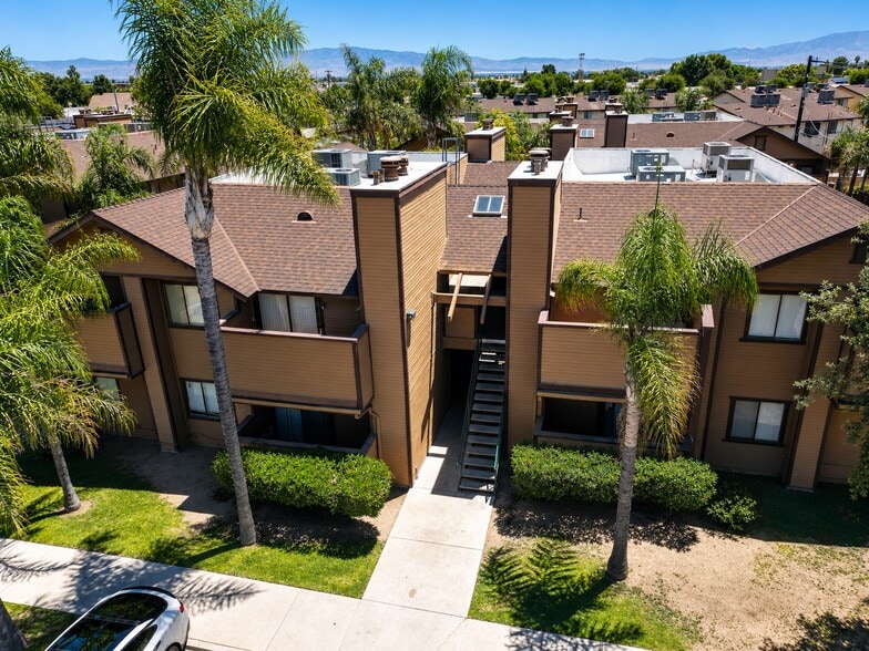 More Photos Of 701 Planz Rd, Bakersfield Apartments For Sale