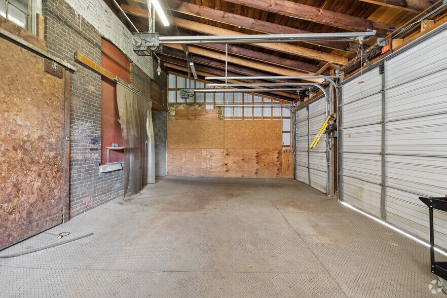 More Photos Of 17 Mill Pl, New York Mills Unknown For Sale