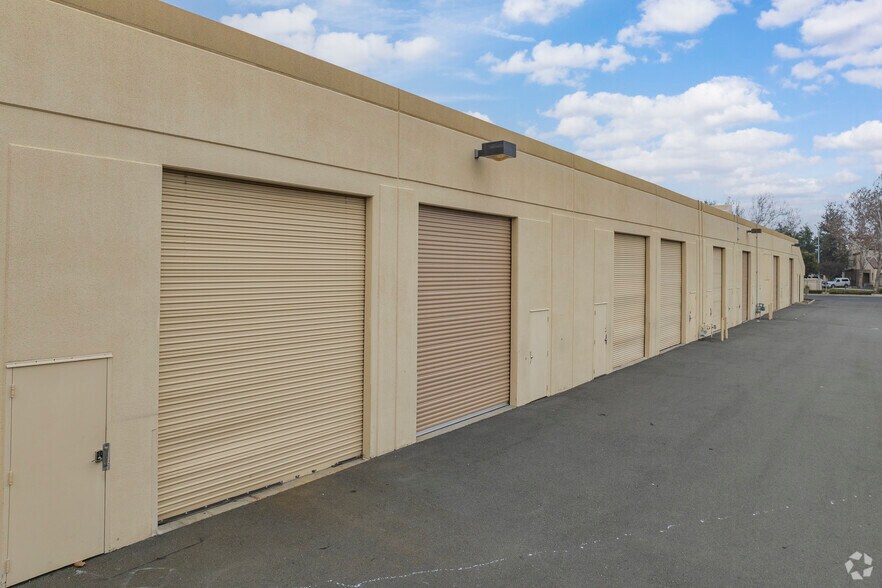 More Photos Of 4501 Ohara Ave, Brentwood Research And Development For Lease