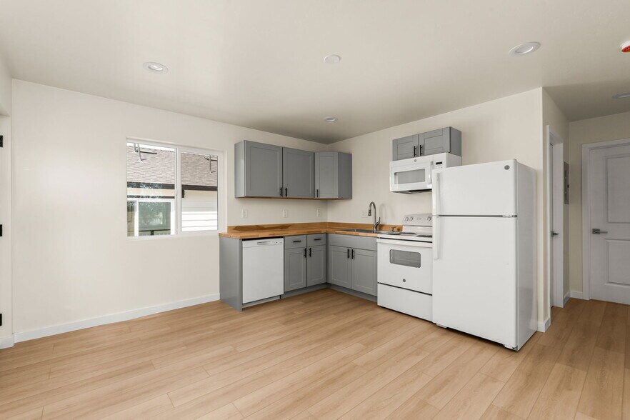 More Photos Of 3546-3552 47th St, San Diego Apartments For Sale