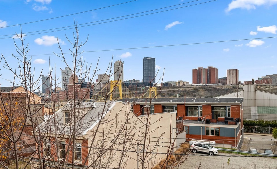 More Photos Of 23 Bedford Sq, Pittsburgh Storefront Retail Residential For Lease