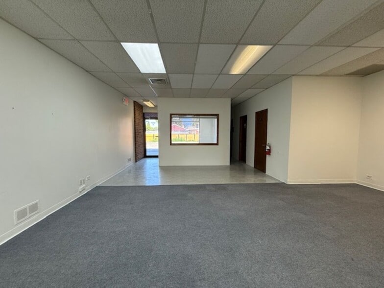 More Photos Of 9957-9959 S Roberts Rd, Palos Hills Medical For Lease