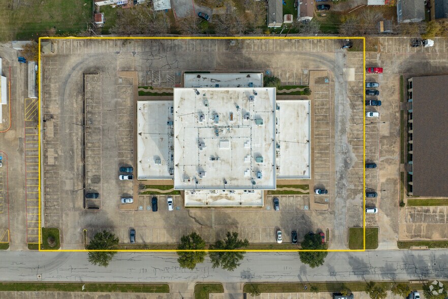 More Photos Of 6815 Manhattan Blvd, Fort Worth Office For Lease