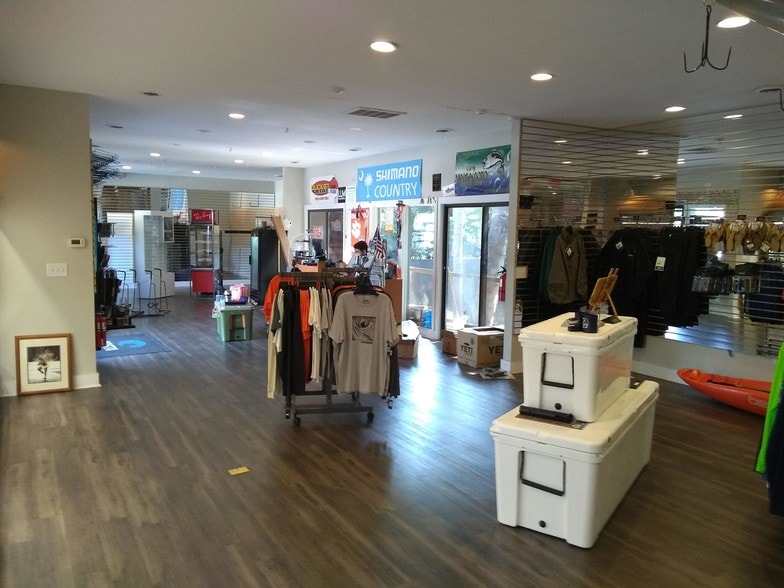 More Photos Of 1044 Tiger Blvd, Clemson General Retail For Sale
