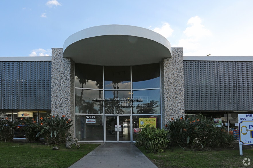 More Photos Of 1120 W La Palma Ave, Anaheim Medical For Lease