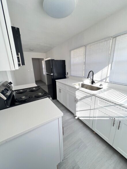 More Photos Of 205 S Grove St, Eustis Apartments For Sale