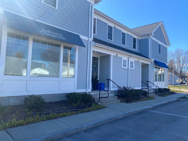 More Photos Of 10 Anoka Ave, Barrington Storefront Retail Residential For Lease