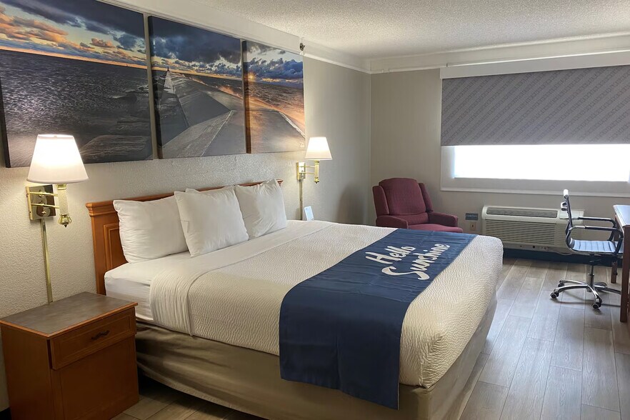 More Photos Of 1415 W Dundee Rd, Arlington Heights Hotel For Sale