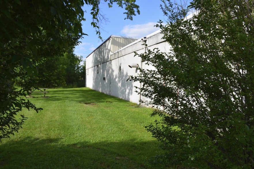 More Photos Of 63 Railroad Ave, Wallkill Warehouse For Lease