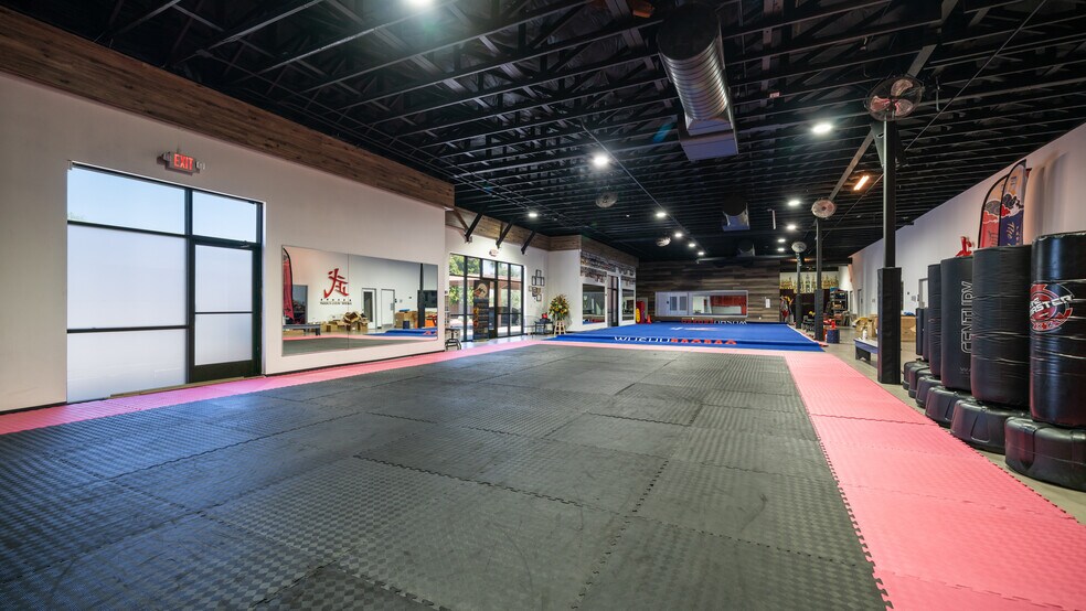 More Photos Of 700 N Cooper Rd, Gilbert Office For Sale