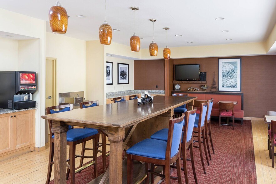 More Photos Of 4003 S Loop 289, Lubbock Hotel For Sale
