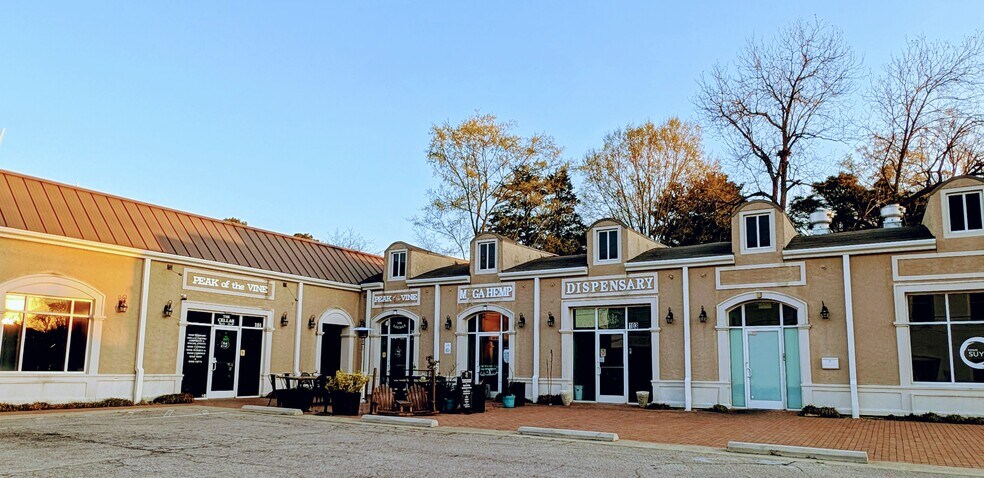 More Photos Of 301-307 N Salem St, Apex Storefront Retail Office For Lease