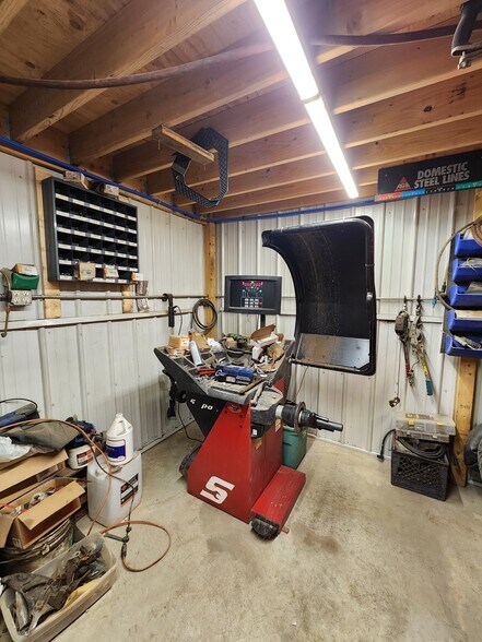 More Photos Of 310 Highway 71, Sioux Rapids Auto Repair For Sale