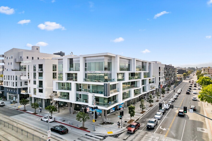 More Photos Of 1550 Lincoln Blvd, Santa Monica Apartments For Lease