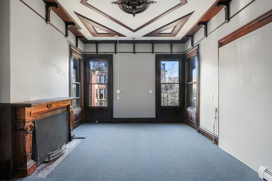 More Photos Of 164 Marlborough St, Boston Dormitory For Sale