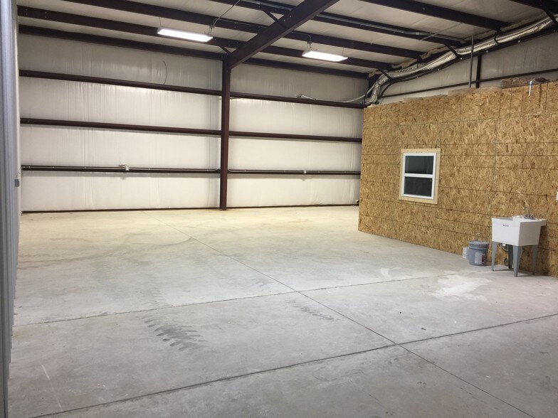 More Photos Of 5501 Fishtrap Rd, Denton Industrial For Sale