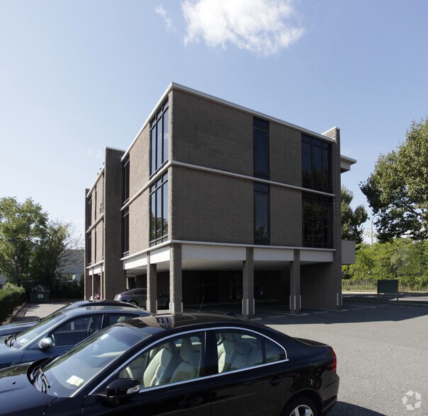 More Photos Of 25 S Service Rd, Jericho Office For Lease