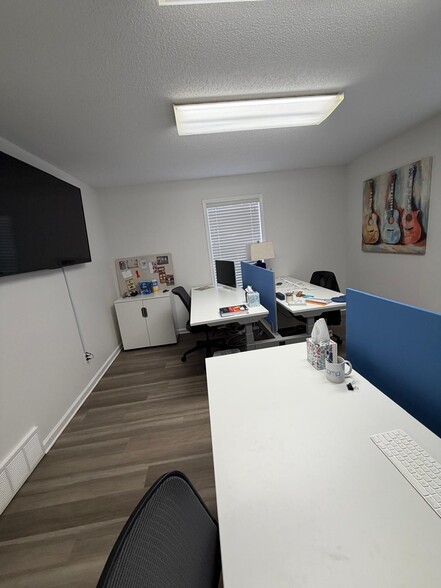 More Photos Of 311 Poplar View Ln W, Collierville Office For Lease