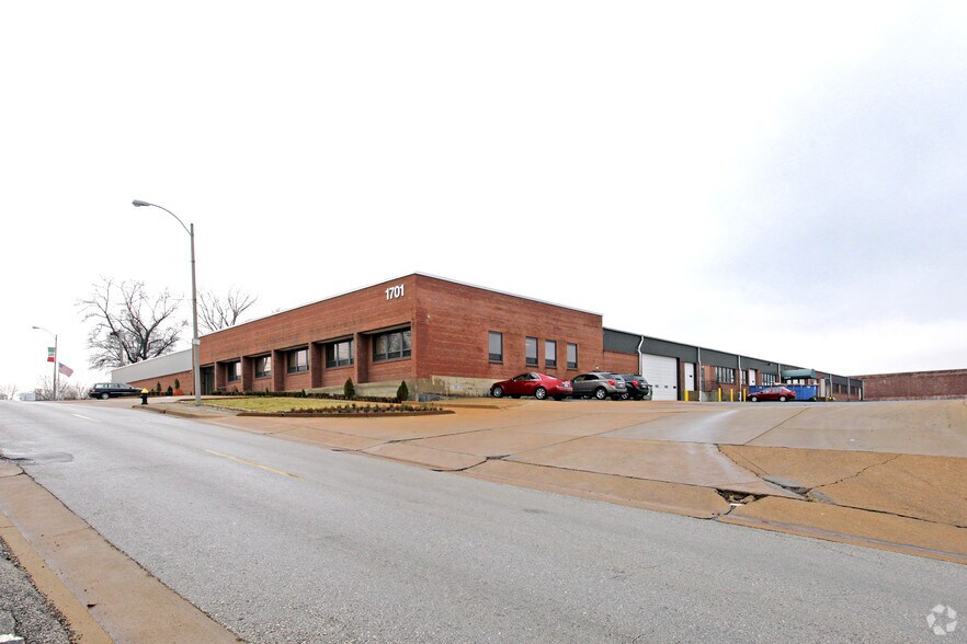 Primary Photo Of 1701 Macklind Ave, Saint Louis Warehouse For Lease