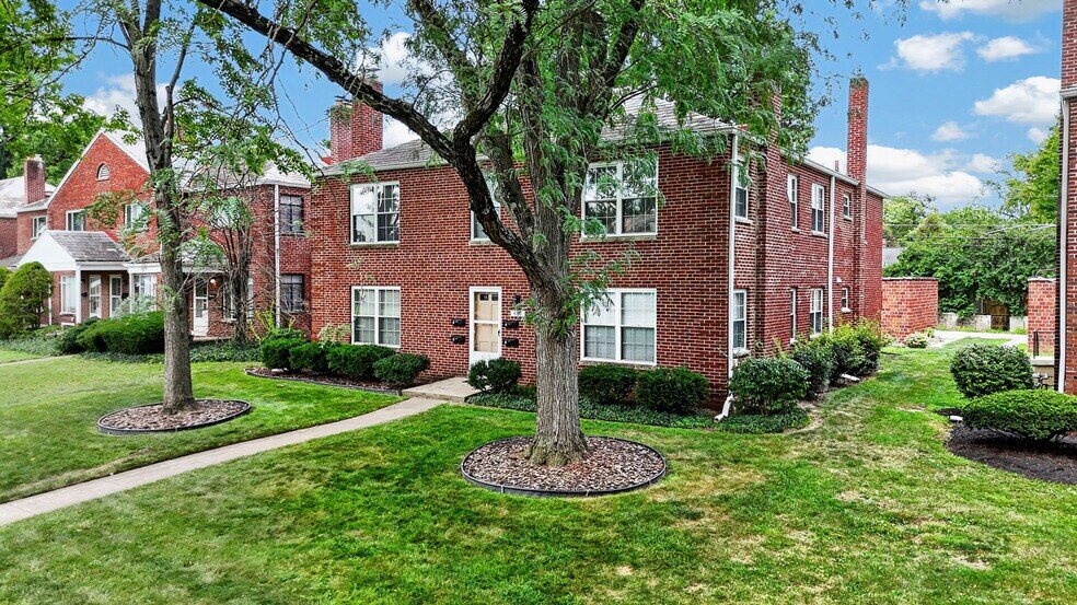 More Photos Of 802 Kenwick Rd, Columbus Apartments For Sale