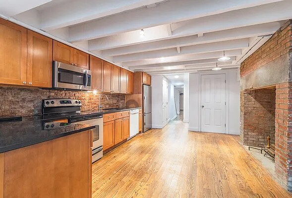 More Photos Of 402 W 22nd St, New York Apartments For Sale