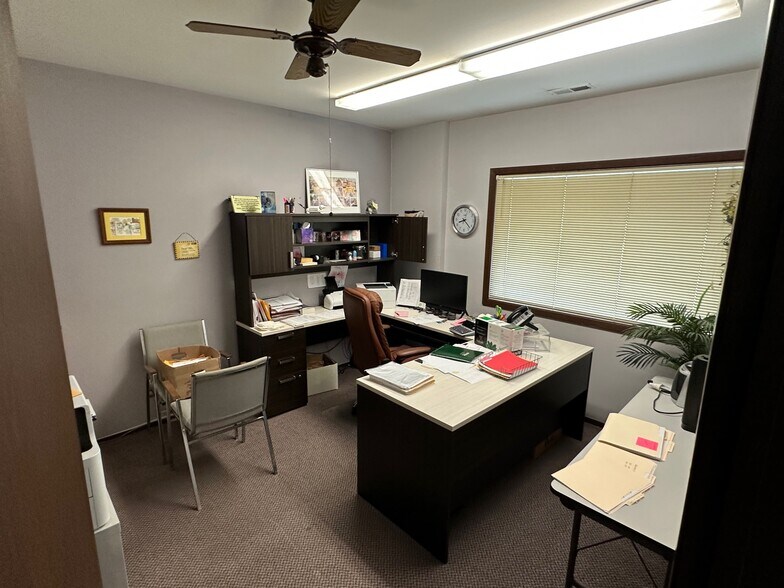 More Photos Of 1000-1050 E Commercial Ave, Lowell Unknown For Lease